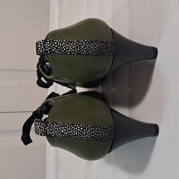Logo by Lori Goldstein "Brenda" Bootie leather tie - 8 - olive/army green/black - Picture 4 of 8